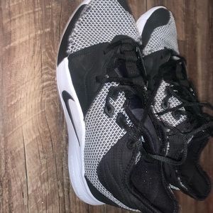 Paul George basketball shoes